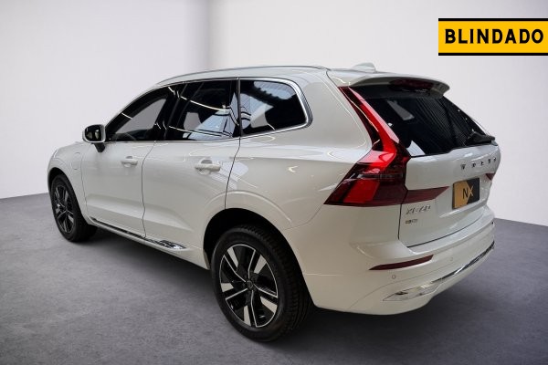 VOLVO XC60 2.0 T8 PHEV PLUS AWD GEARTRONIC 2025/2026